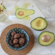 Tartufi di cioccolato all’avocado